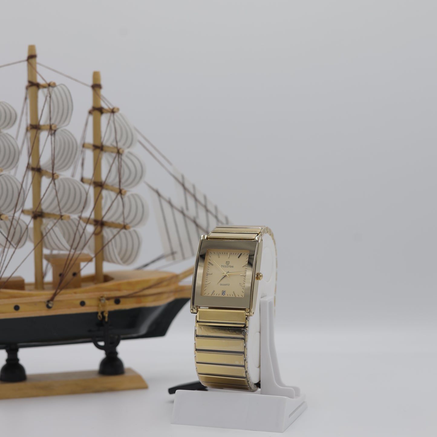 Tesston Luxury Gold Quartz Wrist Watch