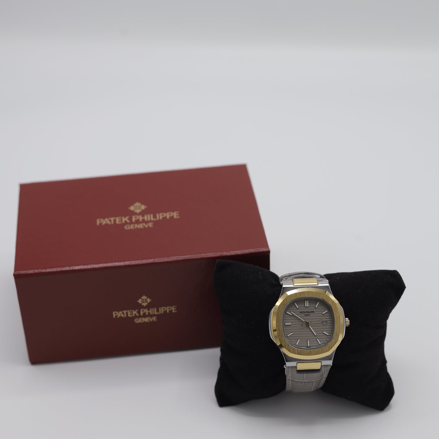 Patek Philippe Nautilus Style Watch - Classic Golden Dial & Leather Strap
