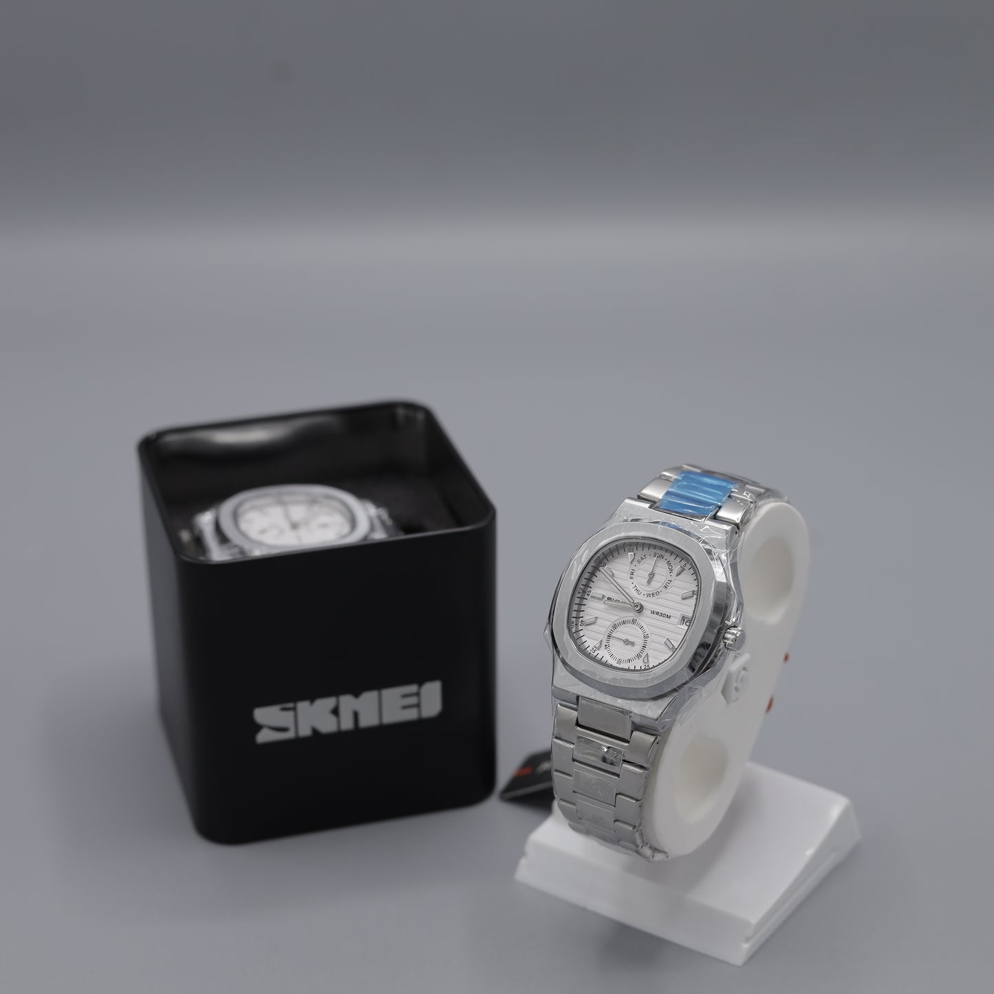 SKMEI Sliver Plated Luxury Analog-Digital Watch