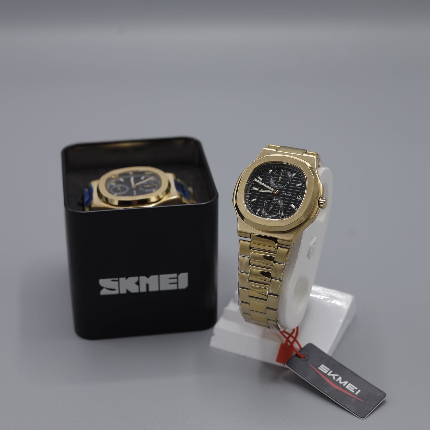 SKMEI Men's Luxury Gold Chronograph Watch.
