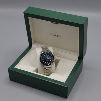 Rolex Submariner Dive Watch - Stainless Steel Automatic Wristwatch